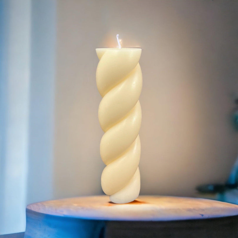 Rapunzel Knot Soy Scented Pillar Glim Candles - Décor Maniacs