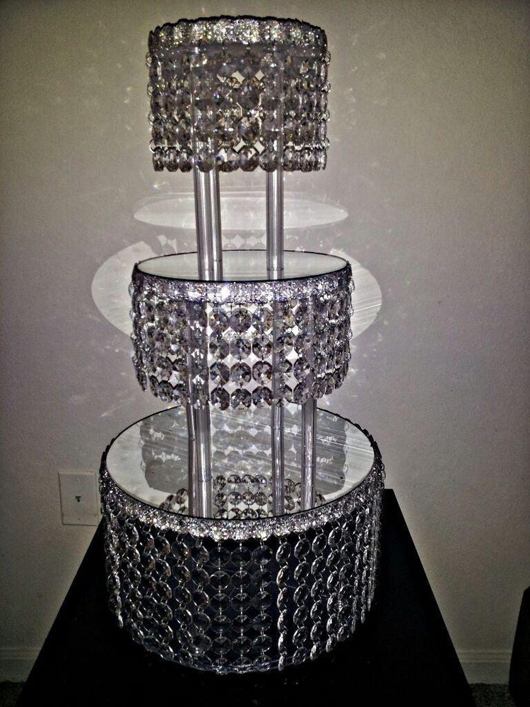 Round Crystal Acrylic Wedding Cake Stand - Décor Maniacs